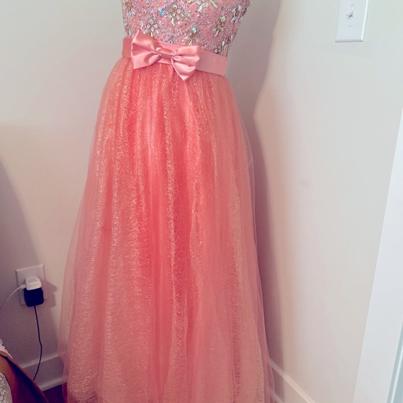 🌸 Beautiful Sweet Gown 7/8 🌸 - Picture 3 of 4